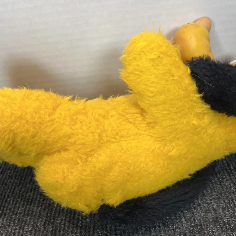 VINTAGE‎ RUBBER FACE PLUSH DOG PLUTO WALT DISNEY LAND TOY W NUTSHELLS 9